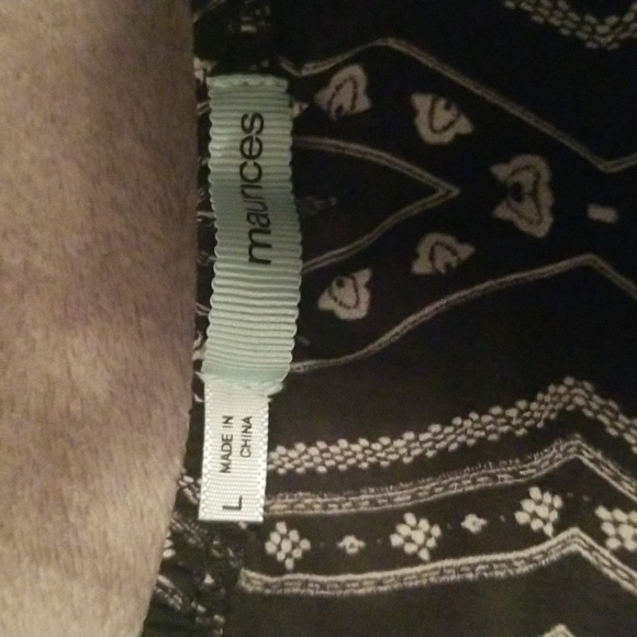 Maurice summer top, almost sheer material-Size L - Picture 2 of 2
